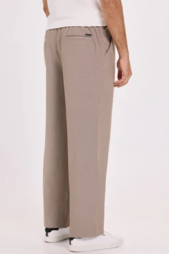 Pantalón wide fit pinzas