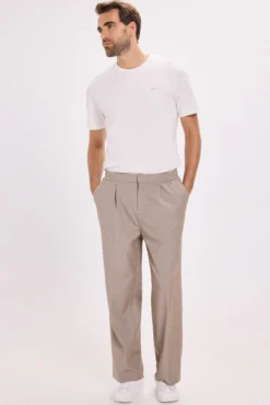 Pantalón wide fit pinzas