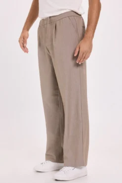 Pantalón wide fit pinzas