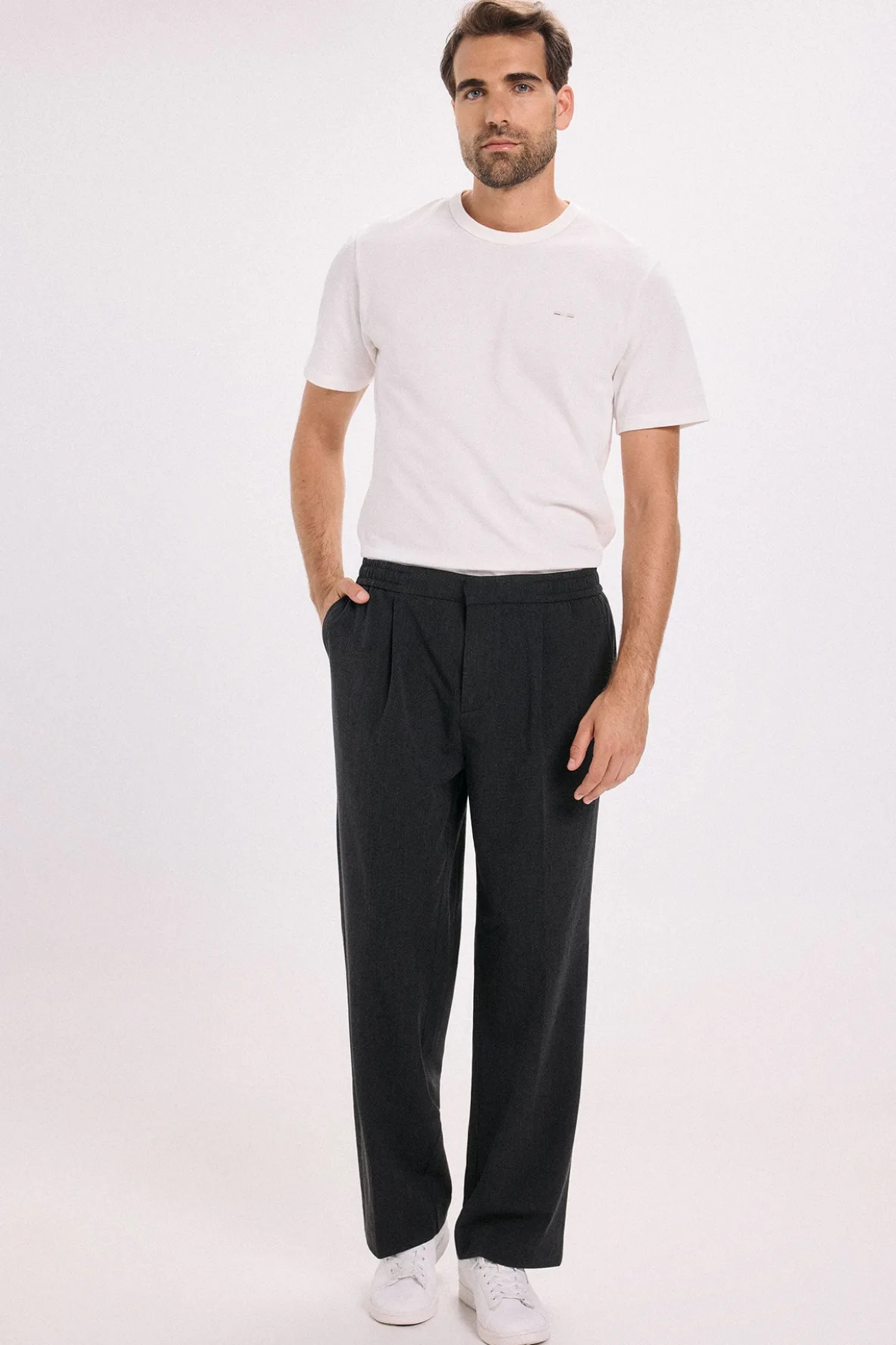 Pantalón wide fit pinzas