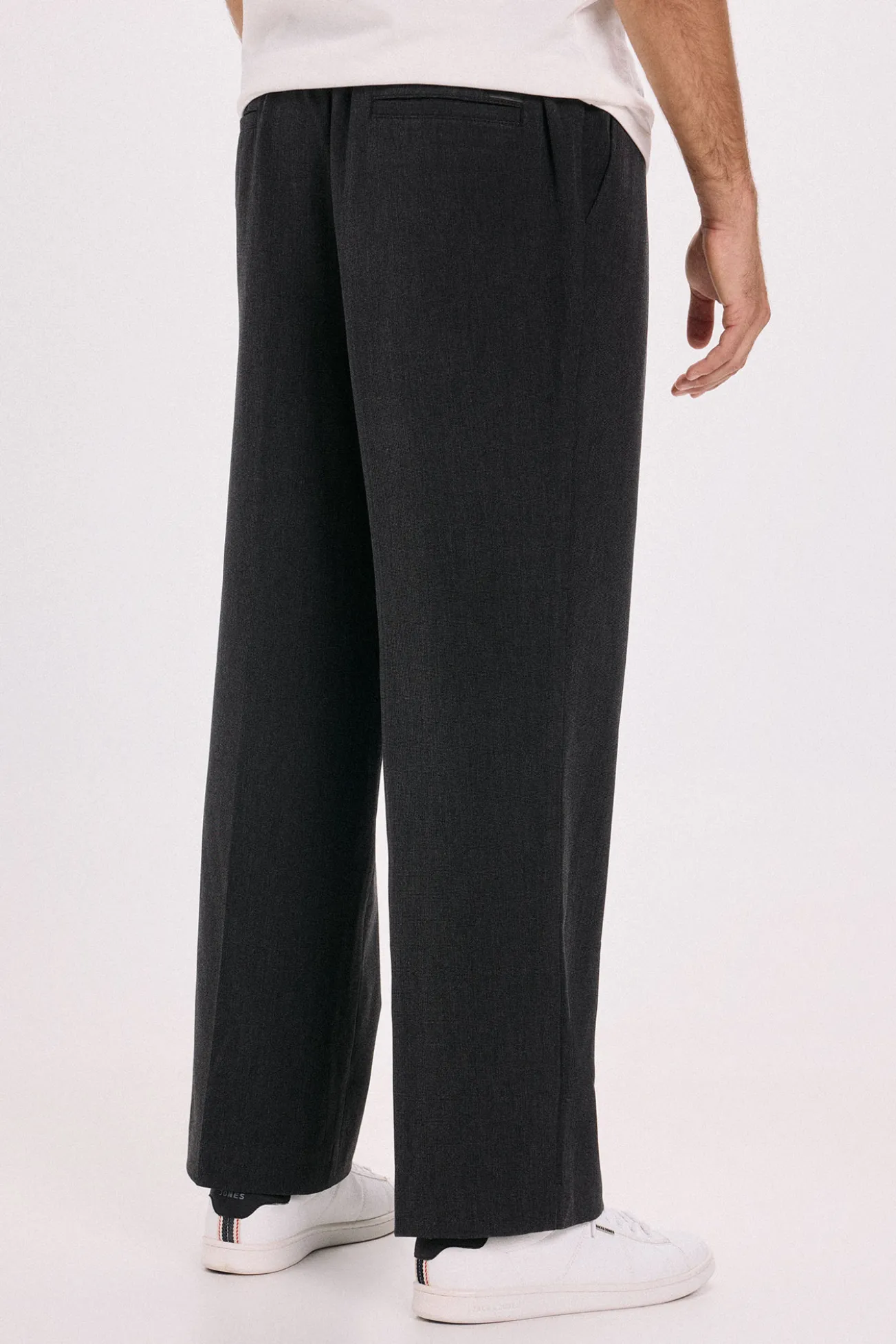 Pantalón wide fit pinzas