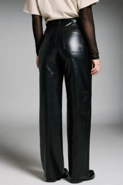 Pantalón wide leg piel vegana