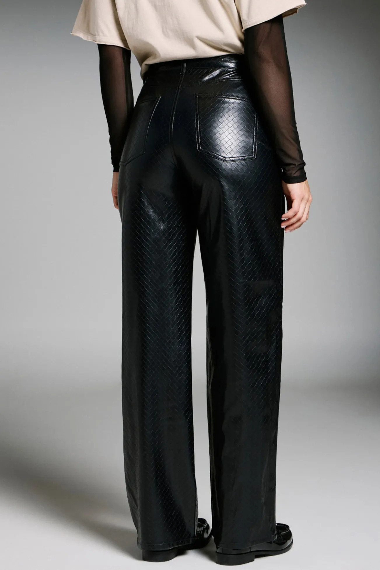 Pantalón wide leg piel vegana