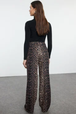 Pantalones animal print