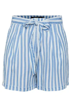Pantalones cortos con cinturón