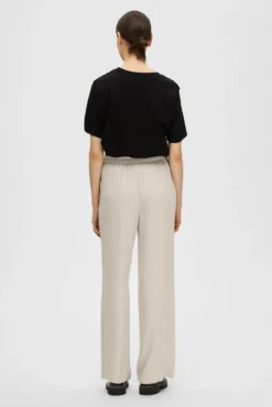 Pantalones de lino Regular Fit.