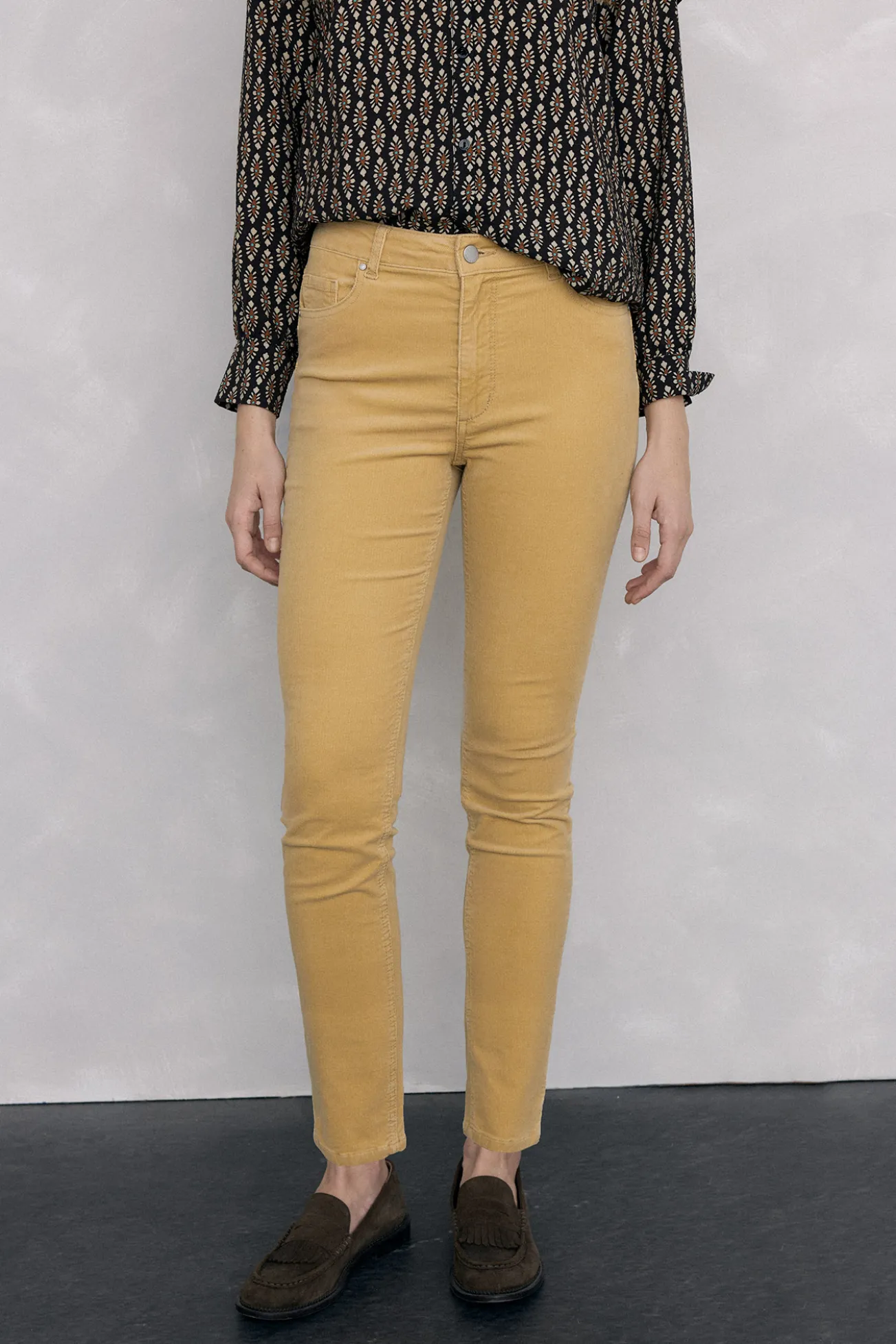 Pantalones pana push up