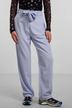 Pantalon recto de cintura alta