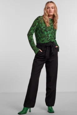 Pantalon recto de cintura alta