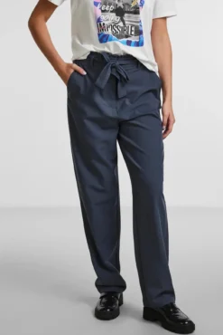 Pantalon recto de cintura alta