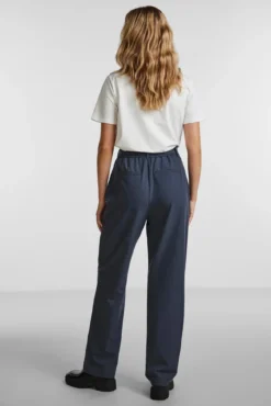 Pantalon recto de cintura alta