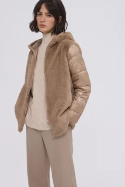 Parka combinada pelo