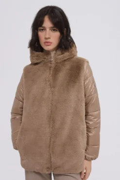Parka combinada pelo