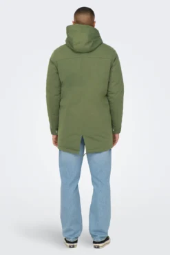 Parka con capucha
