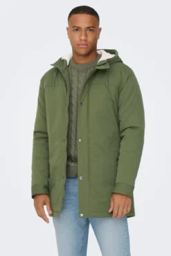 Parka con capucha