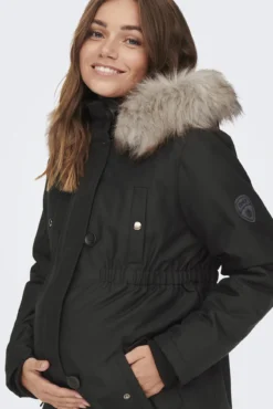 Parka premamá con capucha detalle pelo