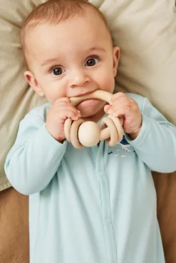 Pijama de bebe niño.