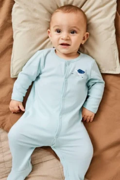 Pijama de bebe niño.