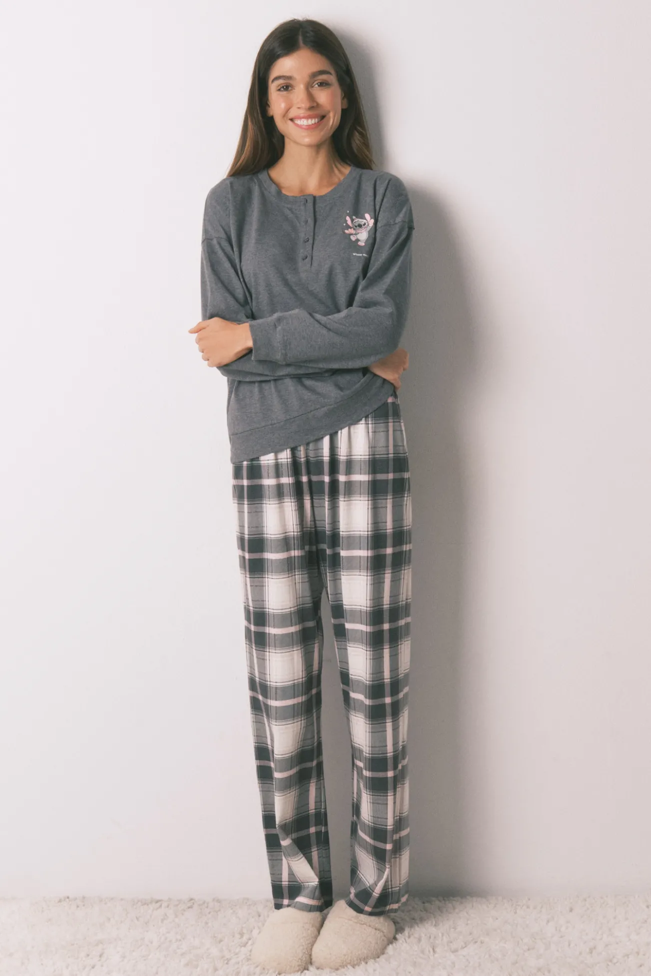 Pijama largo 100% algodón gris cuadros Stitch