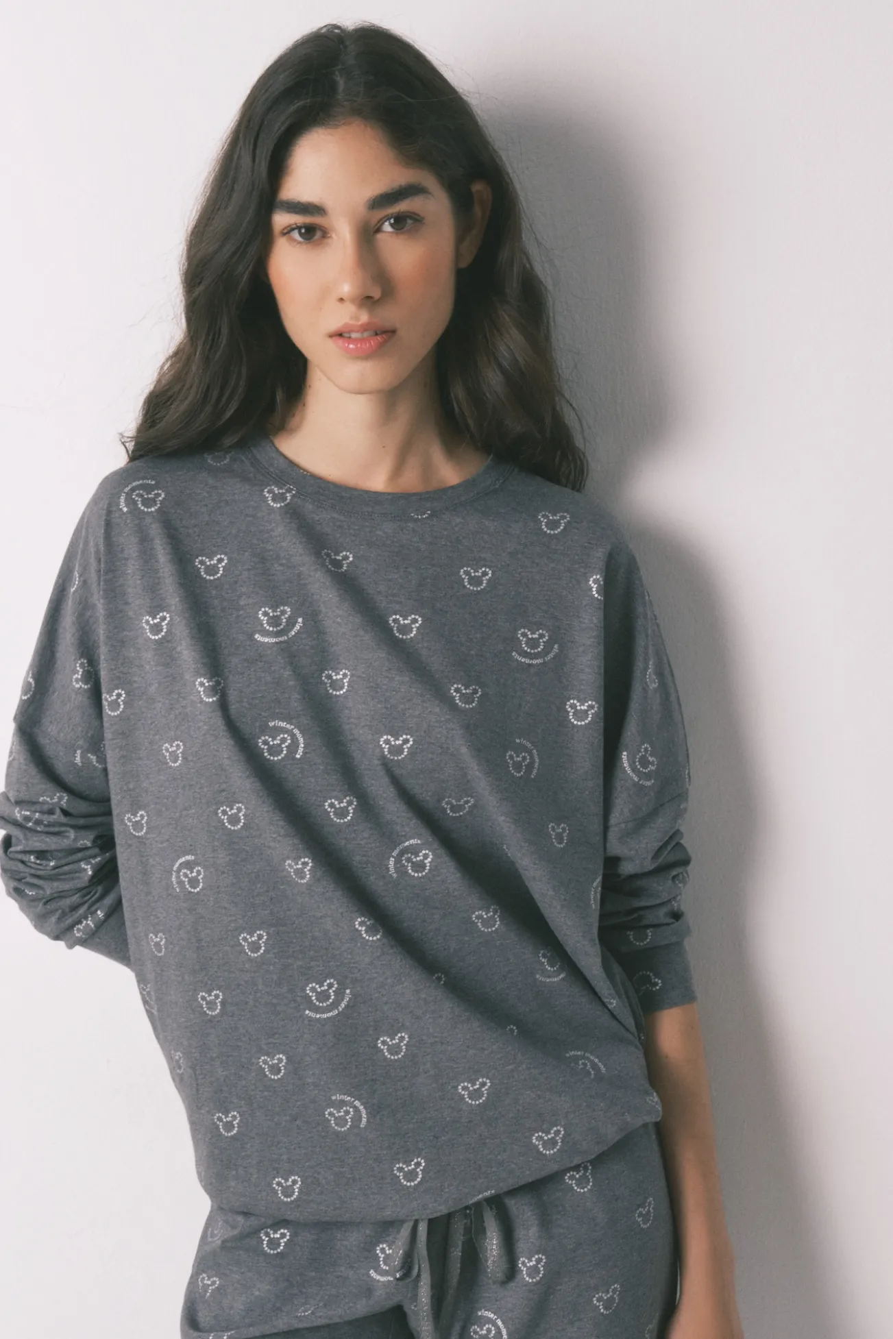 Pijama largo 100% algodón gris logo Mickey