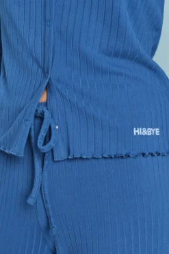 Pijama largo canalé suave azul