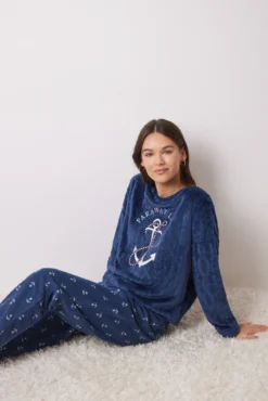 Pijama largo pelo y polar suave