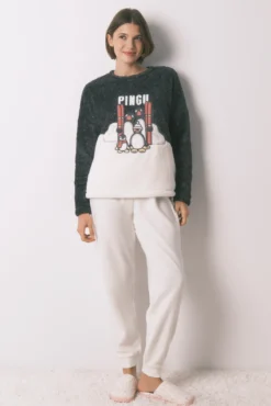 Pijama largo polar pelo suave bordado Pingu