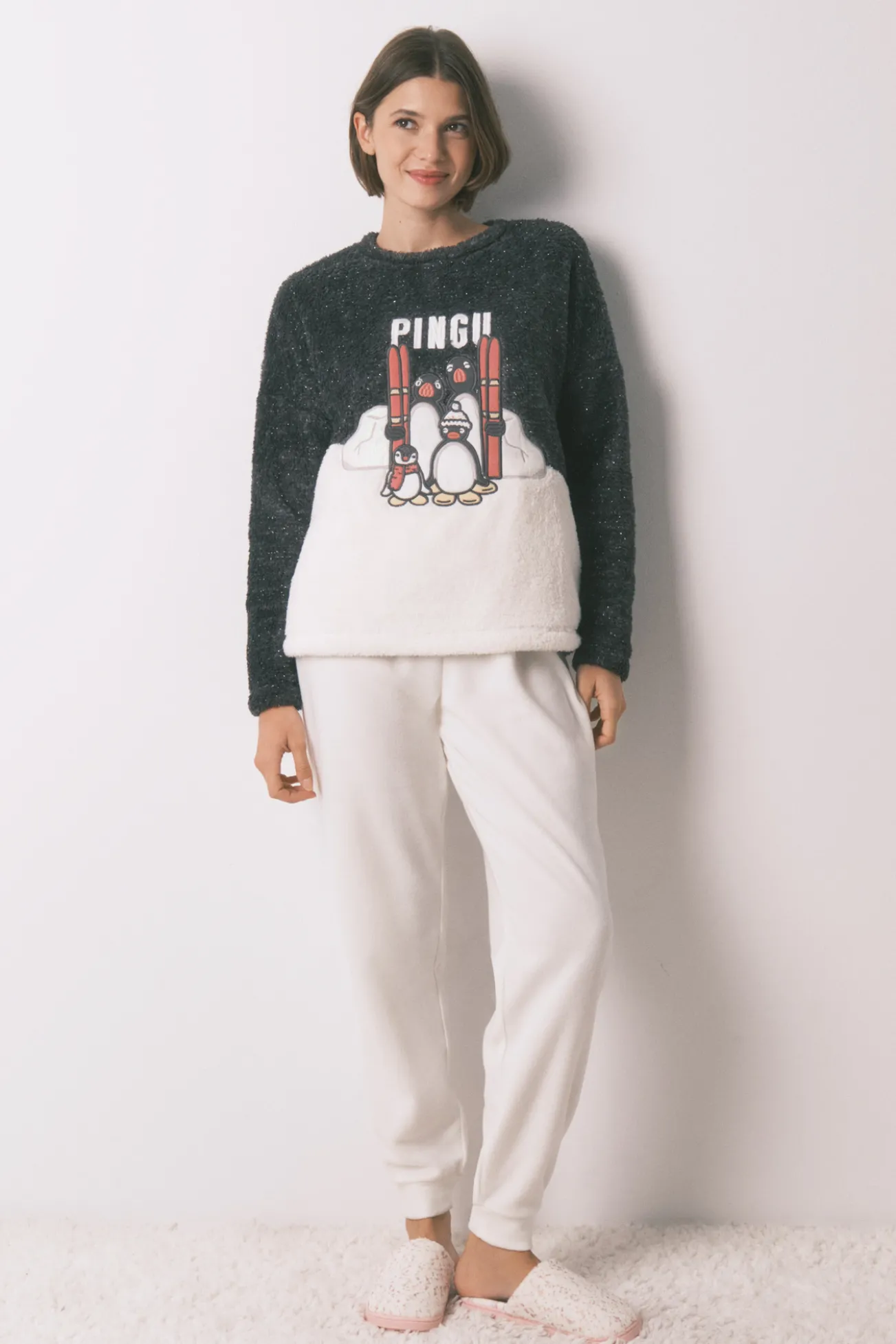 Pijama largo polar pelo suave bordado Pingu