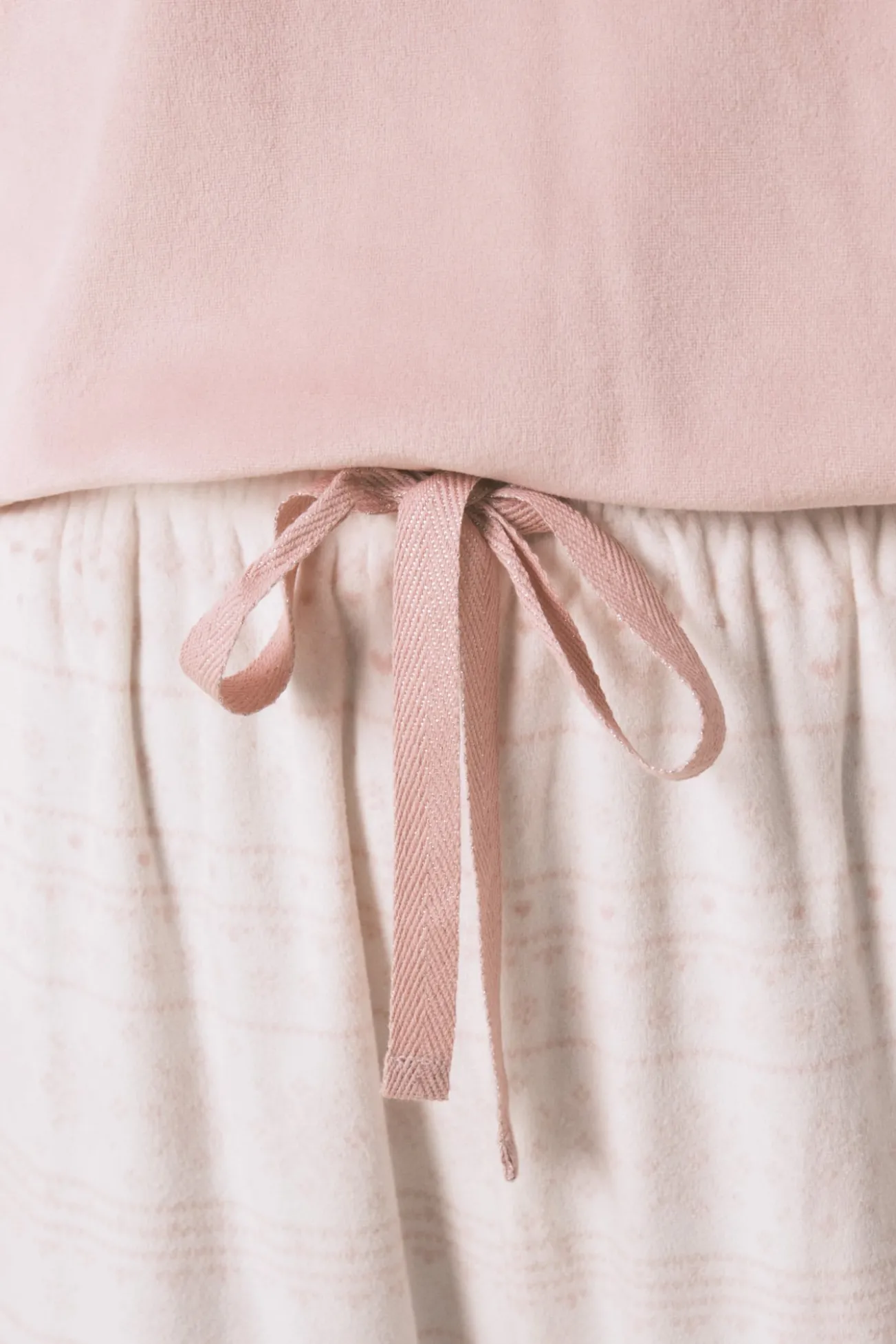 Pijama largo polar suave cenefas rosa