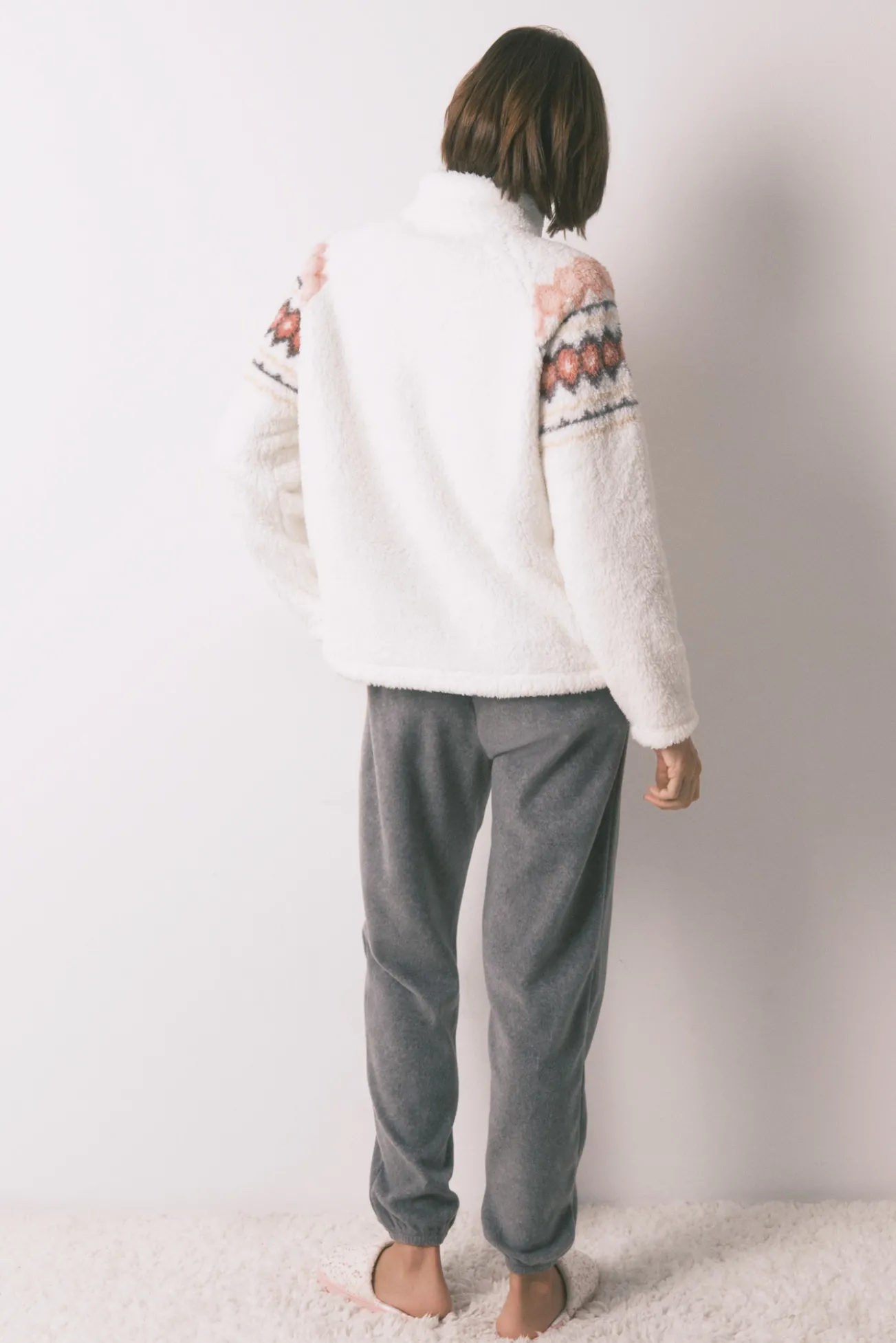 Pijama largo polar suave estampado fair isle