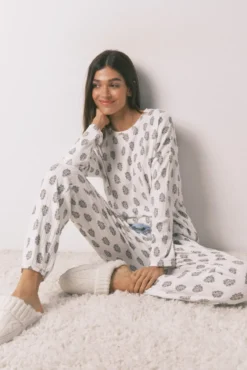 Pijama largo super soft flores