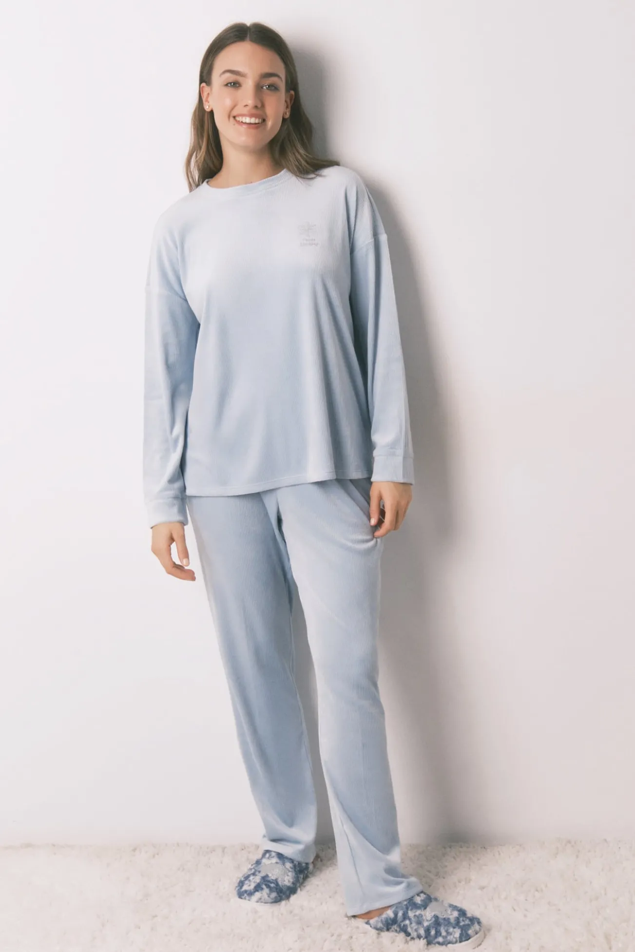 Pijama largo terciopelo canalé azul