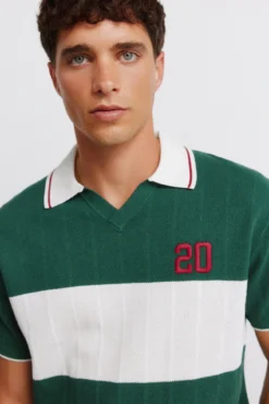 Polo deportivo contraste