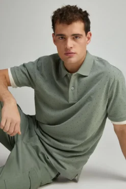 Polo piqué estampado all over regular fit