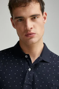 Polo piqué estampado all over regular fit