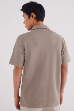 Polo piqué look vestido slim fit