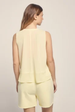Short felpa amarillo