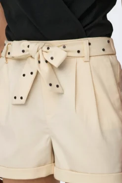 Short loose fit