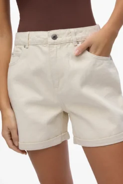 Shorts denim con dobladillo