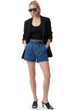 Shorts denim talle alto con cinturón