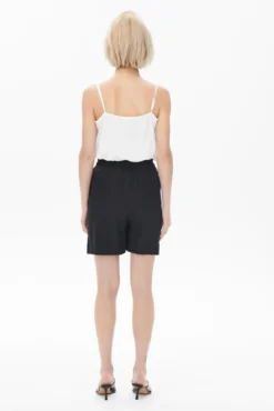 Shorts fluidos de lino