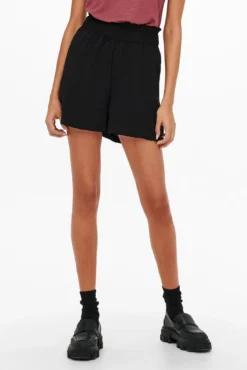 Short tejido fluido