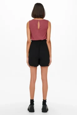 Short tejido fluido