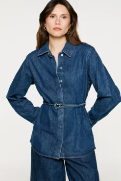Sobrecamisa vaquera cinturón.