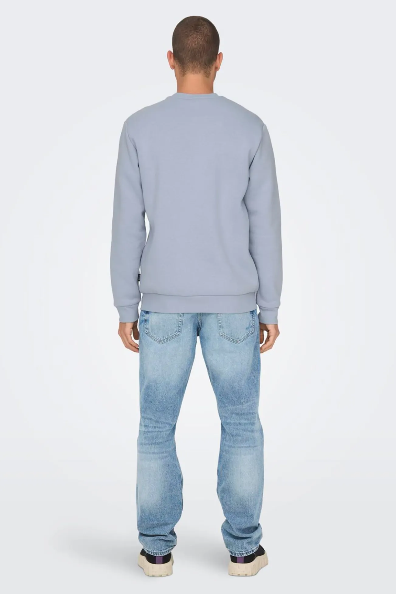 Sudadera básica con cuello redondo