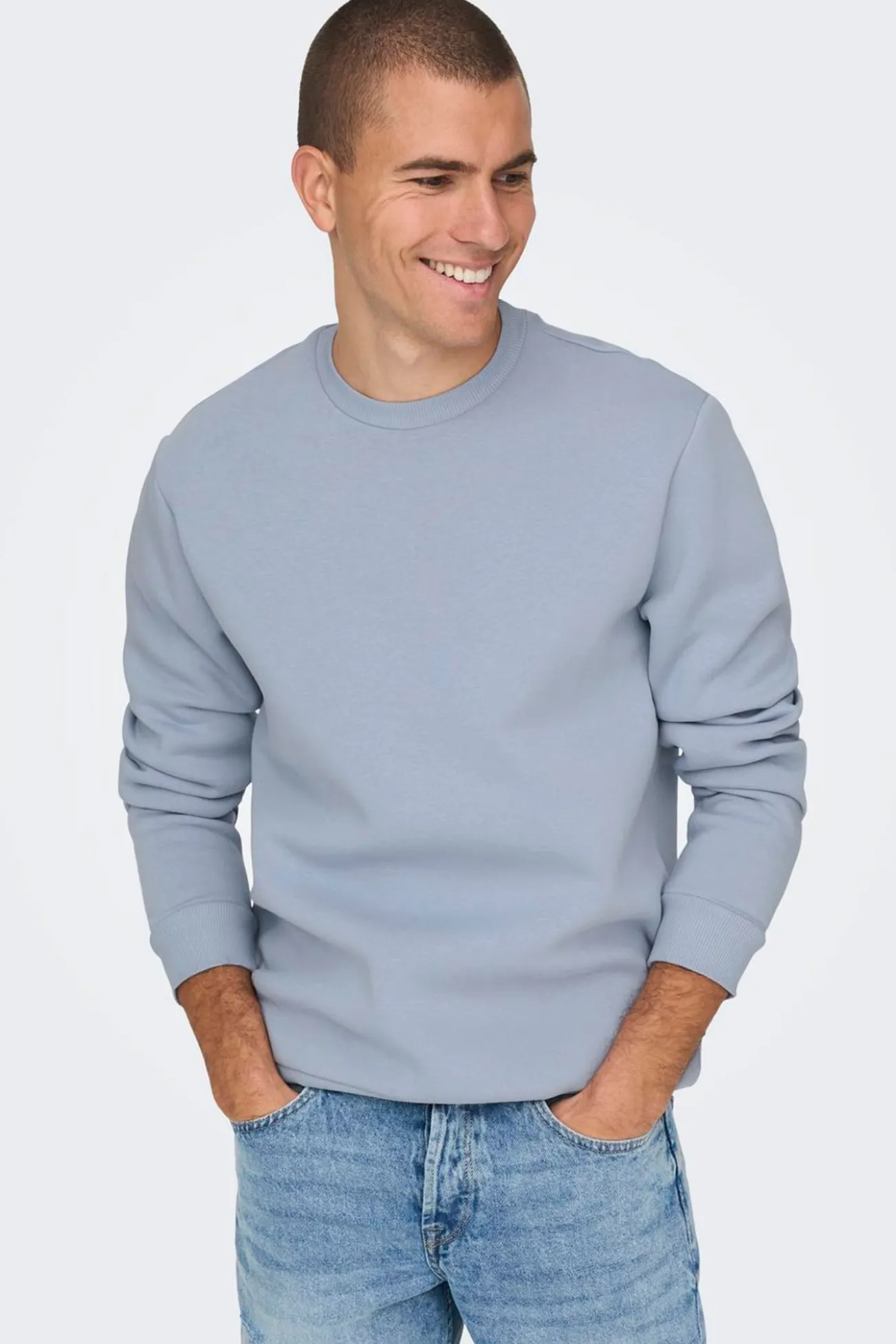 Sudadera básica con cuello redondo