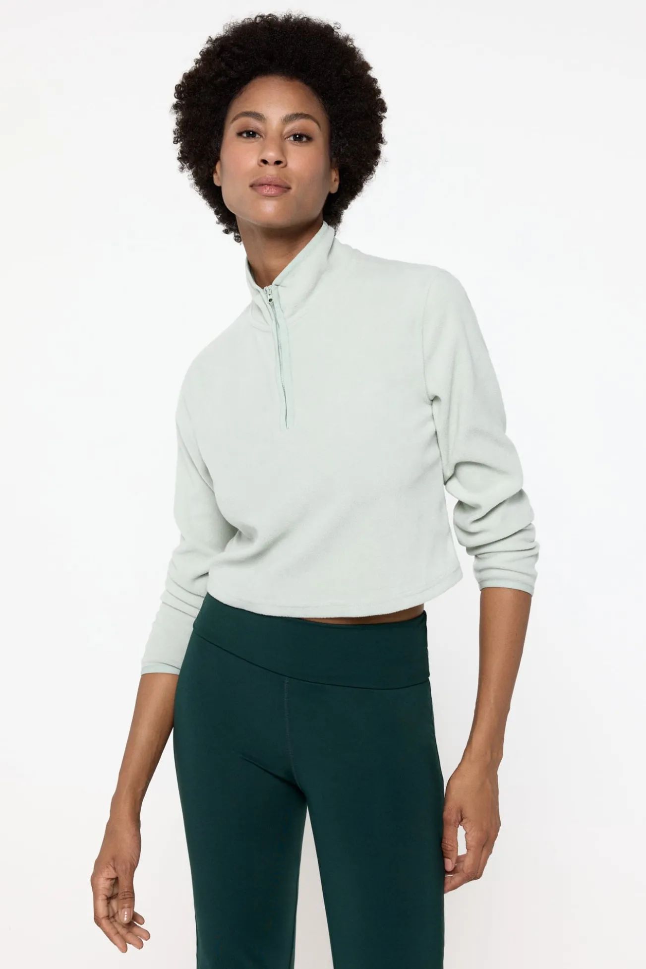 Sudadera corta con cuello con cremallera