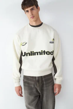Sudadera cuello redondo estampado fútbol