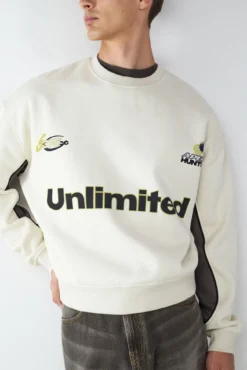 Sudadera cuello redondo estampado fútbol