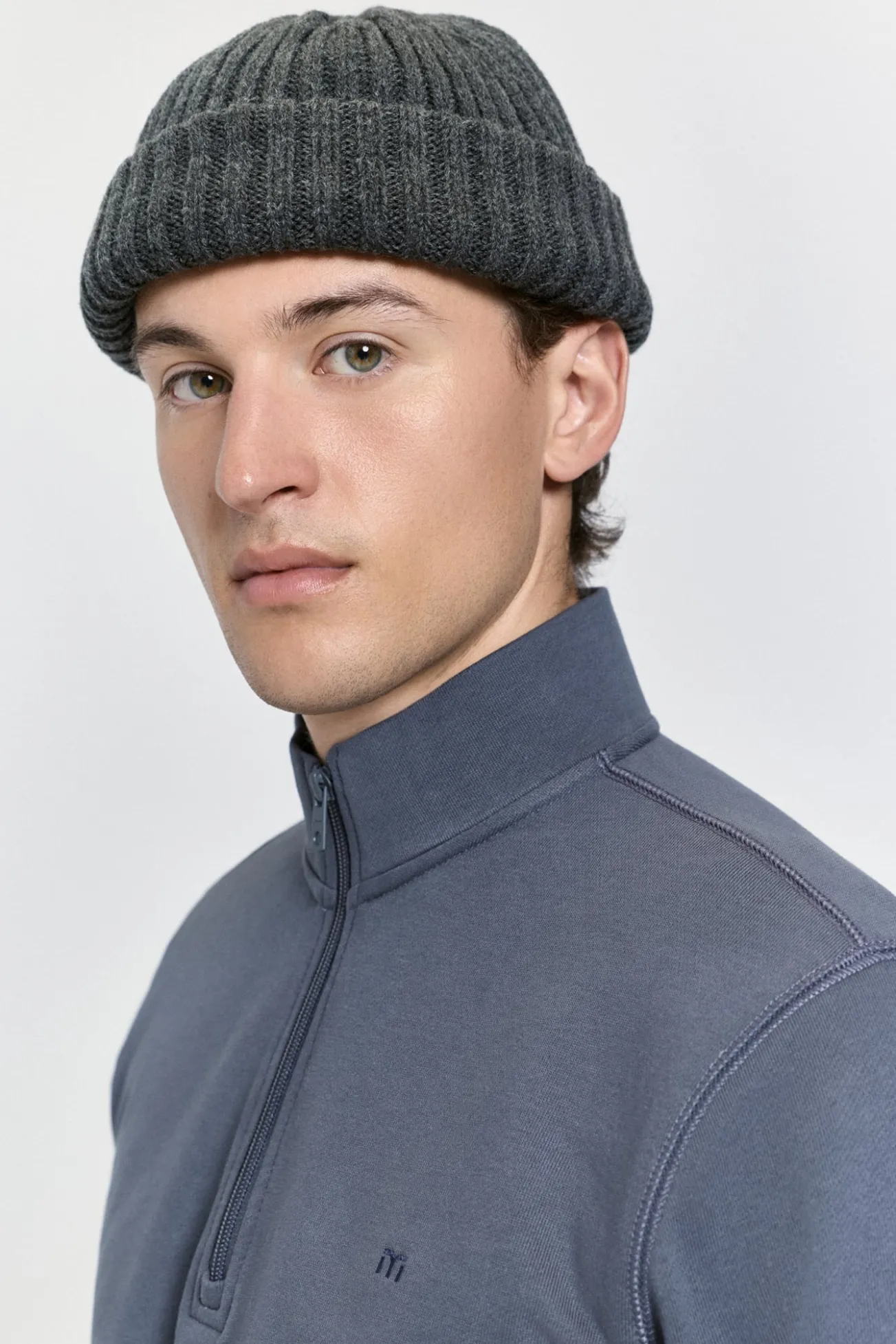 Sudadera semicisne logo